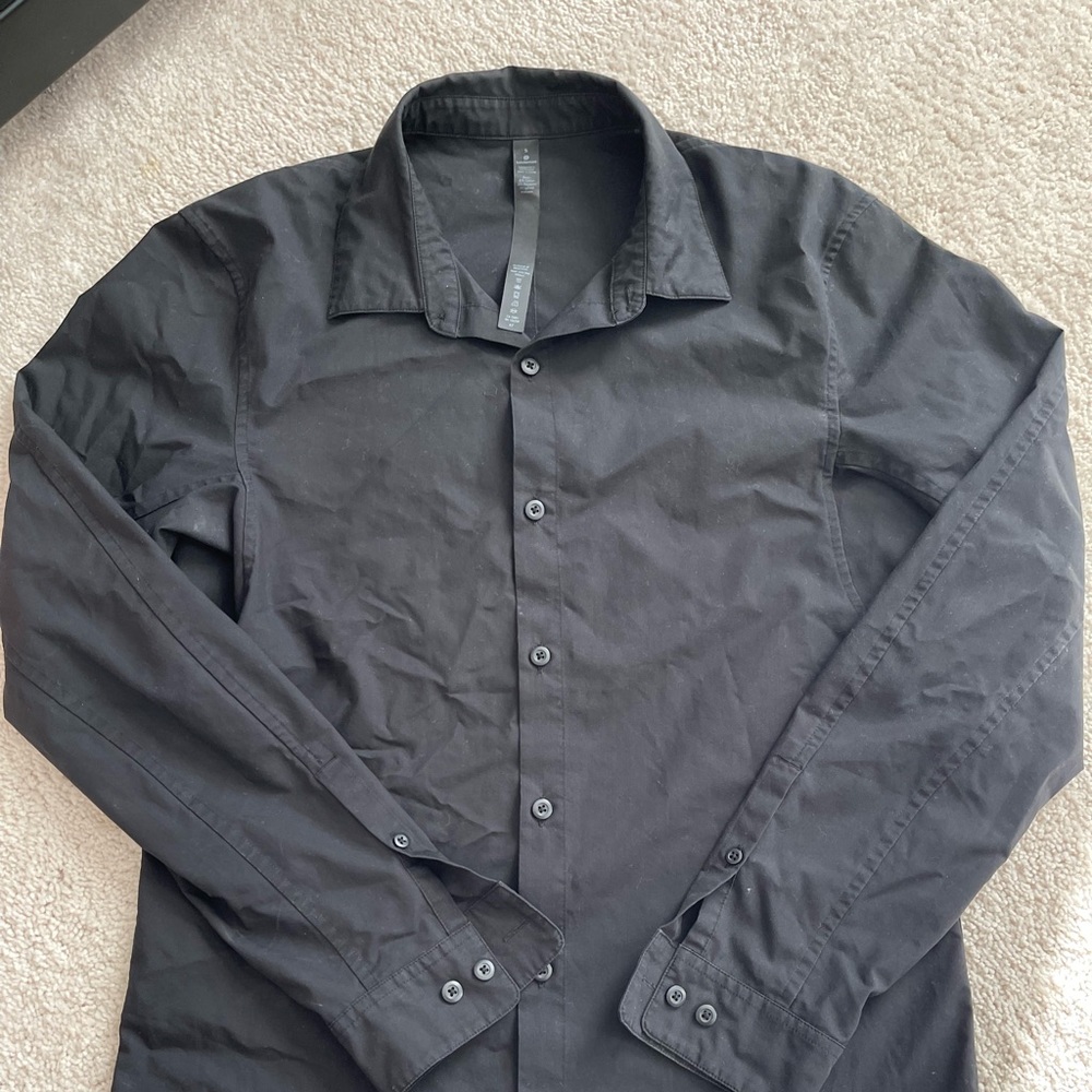 Men’s Lululemon Button-Down Shirt in Black!